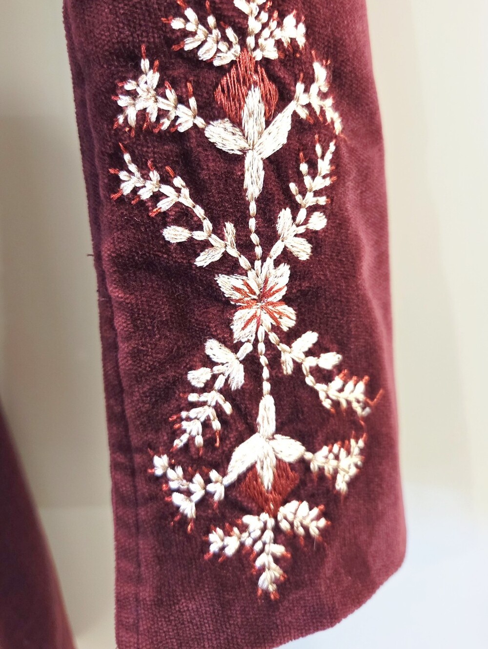 Vintage Tristan & Iseut Velvet Jacket | 90s Burgundy Embroidered Long Blazer XS - Picture 8 of 14